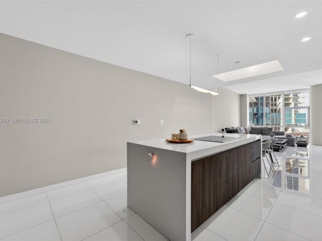 Apartment for rent  Unit #1101 - photo 7487768