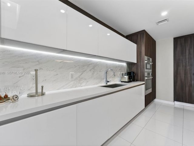 Apartment for rent  Unit #1101 - photo 7487769