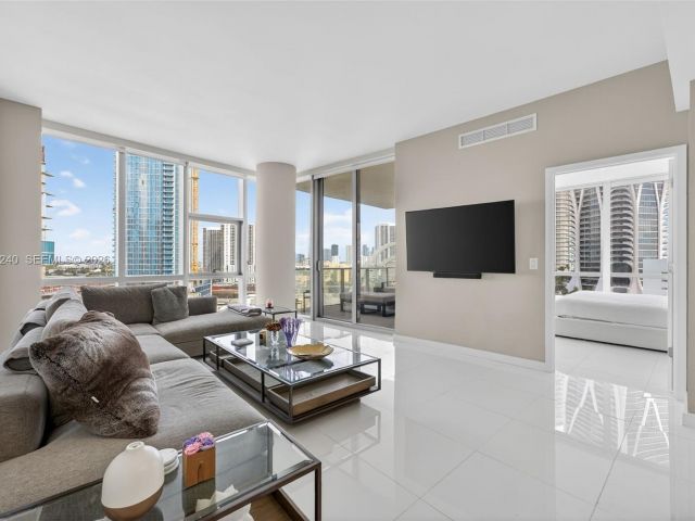 Apartment for rent  Unit #1101 - photo 7487770