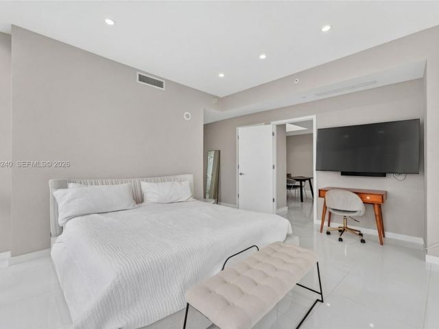 Apartment for rent  Unit #1101 - photo 7487775