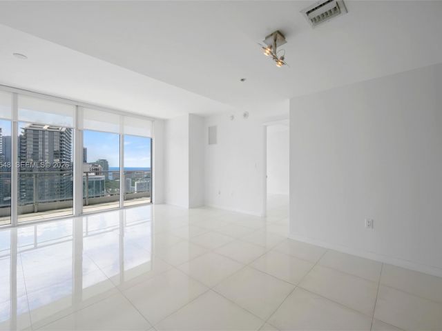 Apartment for rent  Unit #3902 - photo 7486701