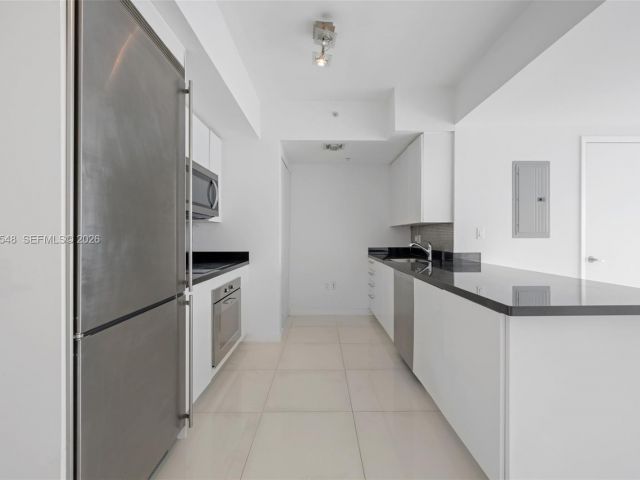 Apartment for rent  Unit #3902 - photo 7486702