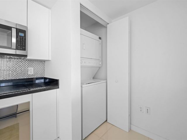 Apartment for rent  Unit #3902 - photo 7486705