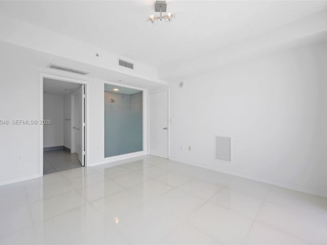 Apartment for rent  Unit #3902 - photo 7486709