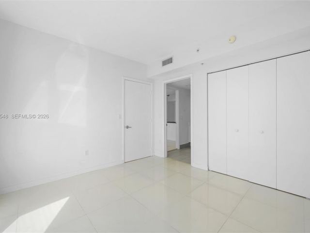 Apartment for rent  Unit #3902 - photo 7486715