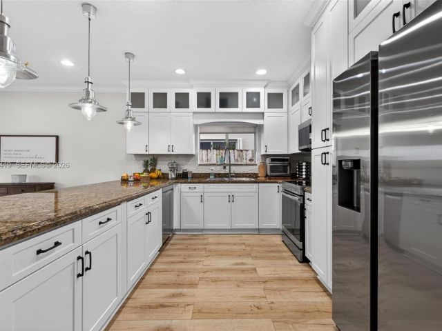 Home for rent at 15874 SW 138th Ter 2 - photo 7501659