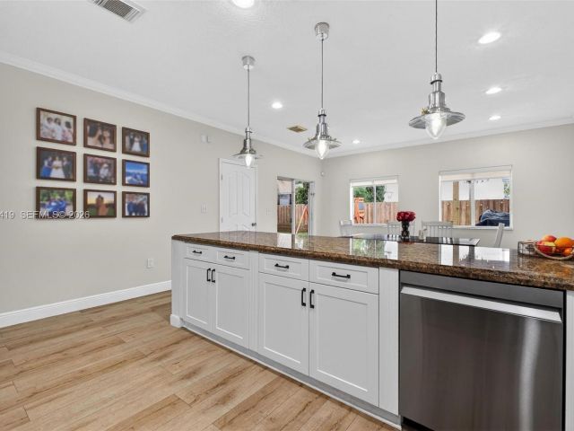 Home for rent at 15874 SW 138th Ter 2 - photo 7501662