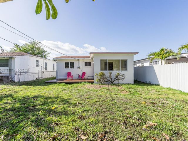 Home for rent at 616 NW 3rd Ct - photo 7461836