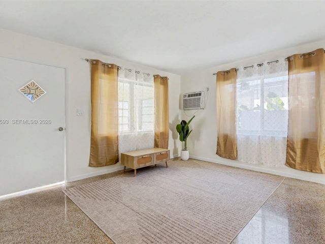 Home for rent at 616 NW 3rd Ct - photo 7461840