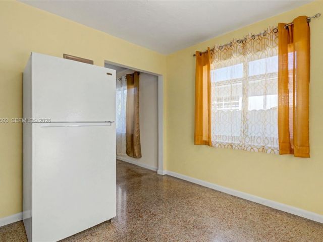 Home for rent at 616 NW 3rd Ct - photo 7461846