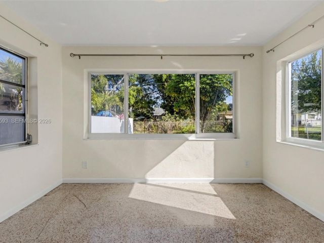 Home for rent at 616 NW 3rd Ct - photo 7461847