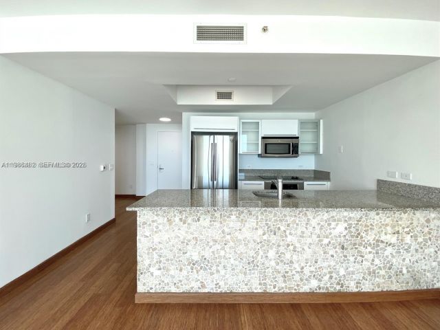 Apartment for rent  Unit #3106 - photo 7477921