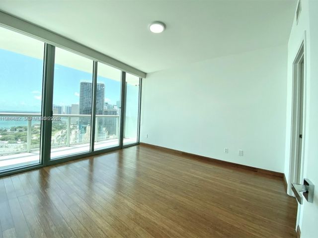 Apartment for rent  Unit #3106 - photo 7477924
