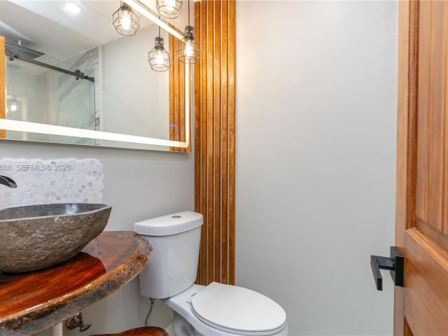 Home for rent at 1507 Harding St - photo 7471820