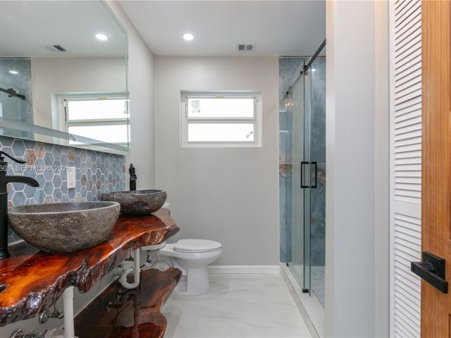 Home for rent at 1507 Harding St - photo 7471826