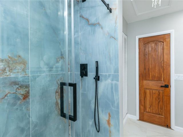 Home for rent at 1507 Harding St - photo 7471827