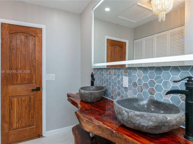 Home for rent at 1507 Harding St - photo 7471829