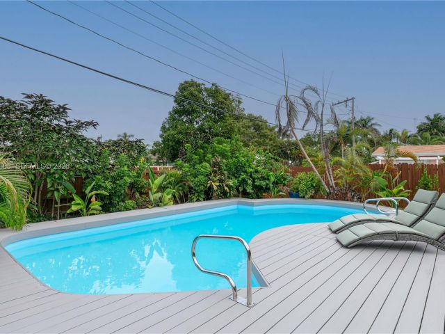 Home for rent at 1507 Harding St - photo 7471832