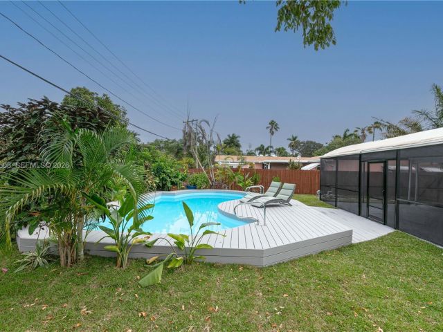 Home for rent at 1507 Harding St - photo 7471834