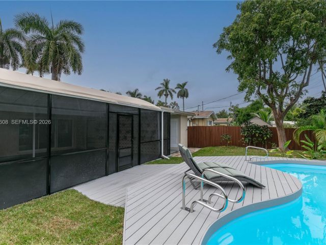 Home for rent at 1507 Harding St - photo 7471837