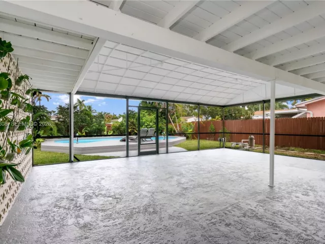 2-bedroom home for rent in Hollywood - 1507 Harding St - MondialRealty