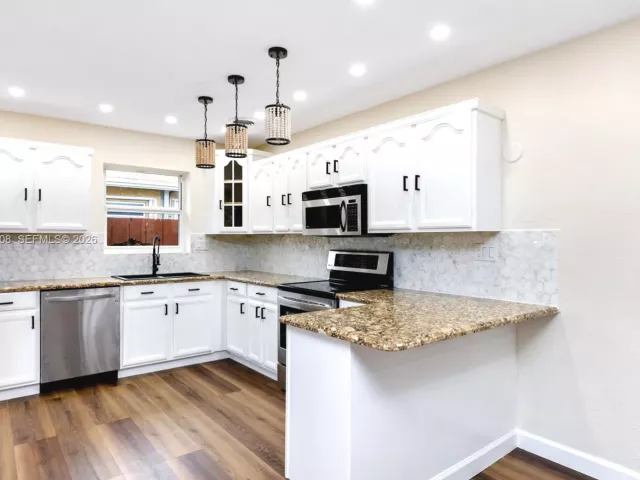 2-bedroom home for rent in Hollywood - 1507 Harding St - MondialRealty