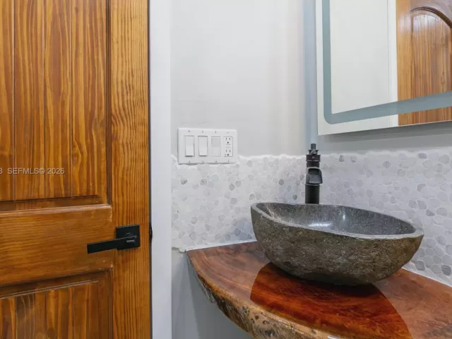 2-bedroom home for rent in Hollywood - 1507 Harding St - MondialRealty