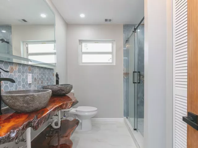 2-bedroom home for rent in Hollywood - 1507 Harding St - MondialRealty