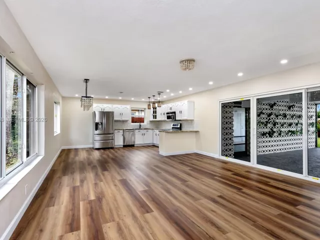 2-bedroom home for rent in Hollywood - 1507 Harding St - MondialRealty