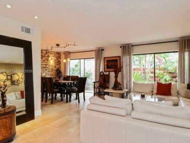 Home for rent at 2991 Lakewood Ln 329 - photo 7528247