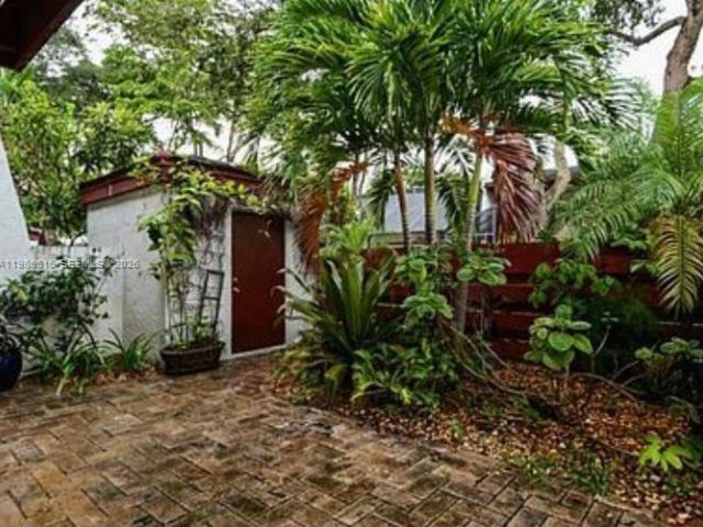 Home for rent at 2991 Lakewood Ln 329 - photo 7528262