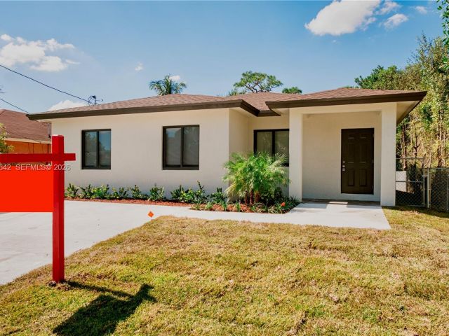 3-bedroom home for rent in Fort Lauderdale - 521 NW 22nd Ave - MondialRealty