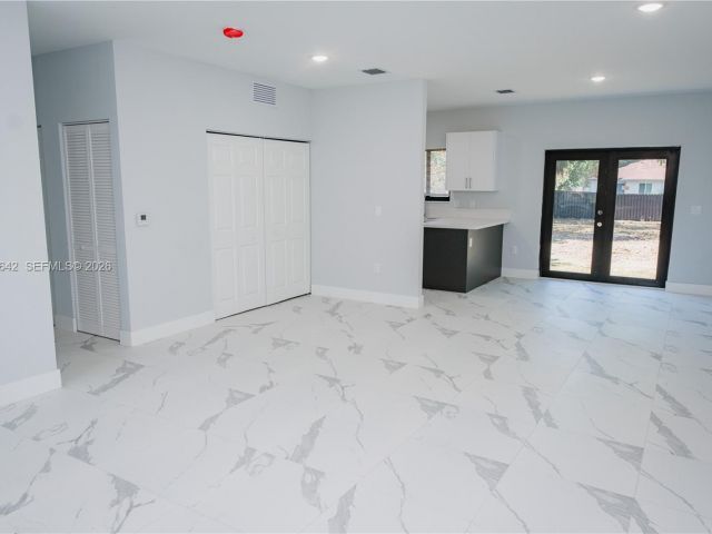 3-bedroom home for rent in Fort Lauderdale - 521 NW 22nd Ave - MondialRealty