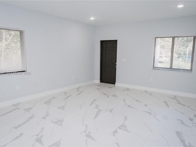 3-bedroom home for rent in Fort Lauderdale - 521 NW 22nd Ave - MondialRealty
