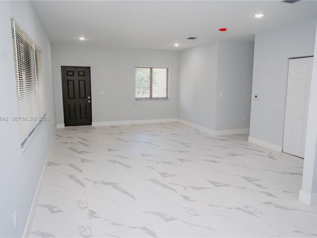 3-bedroom home for rent in Fort Lauderdale - 521 NW 22nd Ave - MondialRealty
