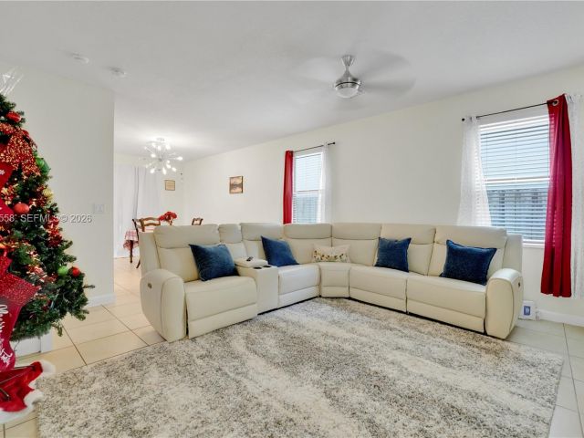 3-bedroom home for rent in Homestead - 101 NE 37th Pl 0 - MondialRealty