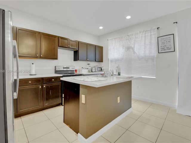 3-bedroom home for rent in Homestead - 101 NE 37th Pl 0 - MondialRealty