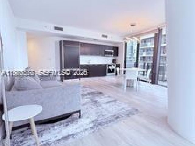 Apartment for rent  Unit #3903 - photo 7508144