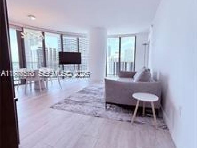 Apartment for rent  Unit #3903 - photo 7508145