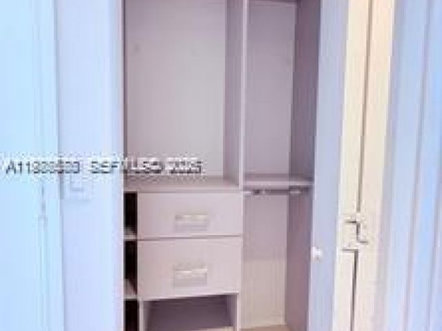 Apartment for rent  Unit #3903 - photo 7508150