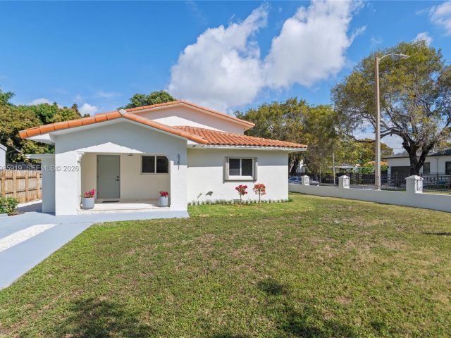 4-bedroom home for sale in Miami - 5251 SW 6th St - MondialRealty
