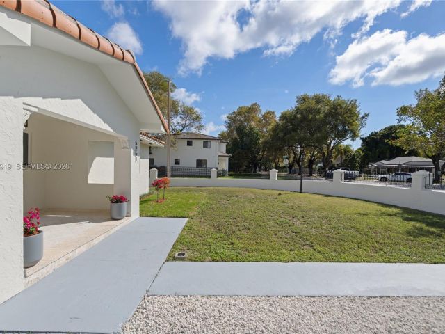 4-bedroom home for sale in Miami - 5251 SW 6th St - MondialRealty