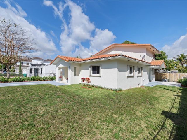 4-bedroom home for sale in Miami - 5251 SW 6th St - MondialRealty