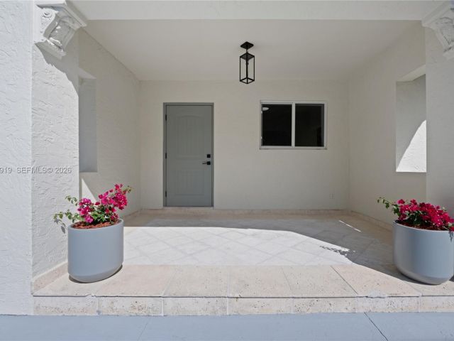 4-bedroom home for sale in Miami - 5251 SW 6th St - MondialRealty