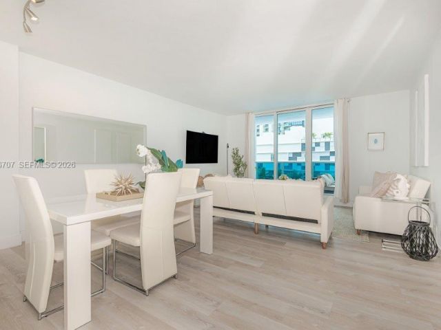 Apartment for sale  Unit #401 - photo 7510031