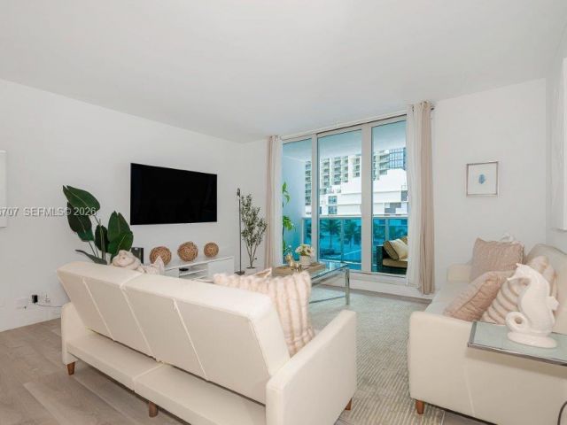 Apartment for sale  Unit #401 - photo 7510037