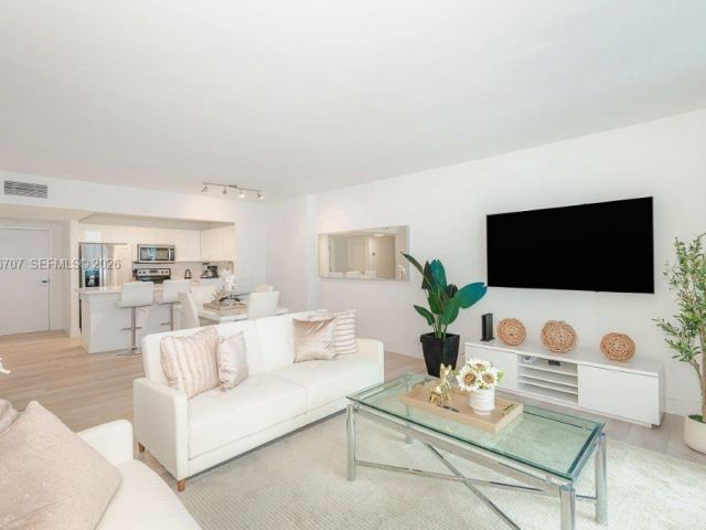 Apartment for sale  Unit #401 - photo 7510039