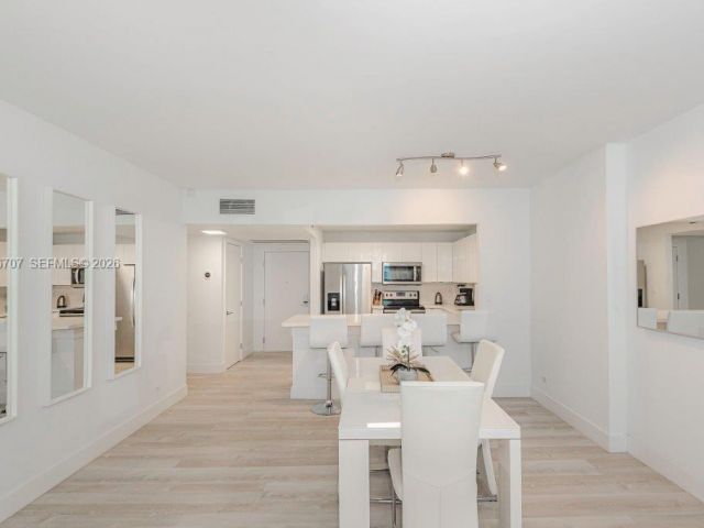 Apartment for sale  Unit #401 - photo 7510044