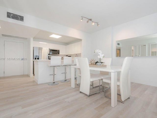 Apartment for sale  Unit #401 - photo 7510045