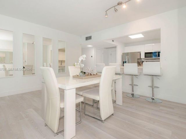 Apartment for sale  Unit #401 - photo 7510047